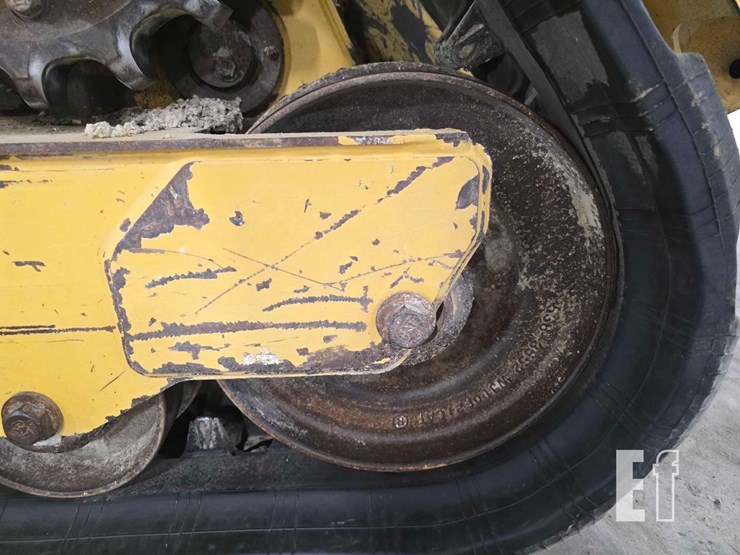 2021-caterpillar-259d3-image-30