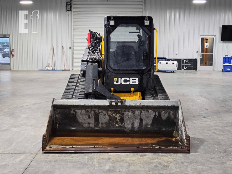2021-jcb-3ts-8t-image-7
