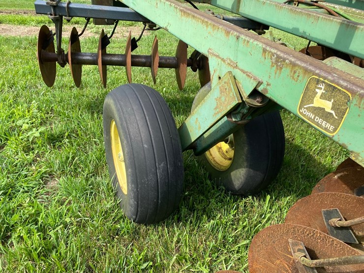 john-deere-230-image-38