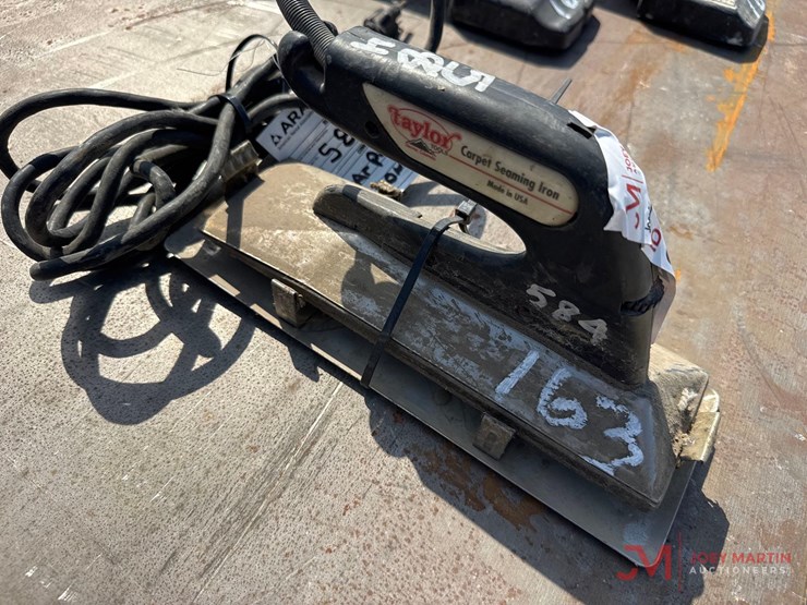 taylor-#790-electric-carpet-seaming-iron-image-1