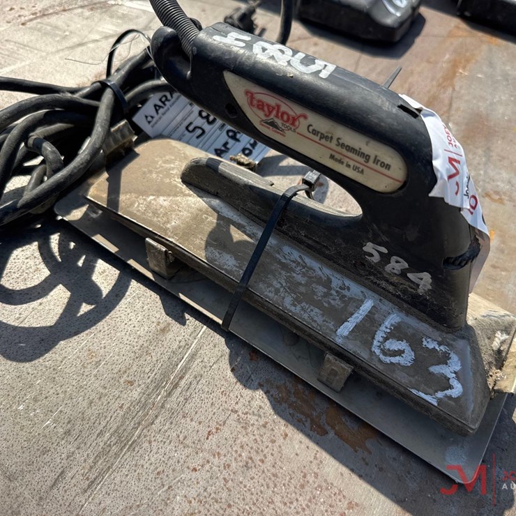 TAYLOR #790 ELECTRIC CARPET SEAMING IRON