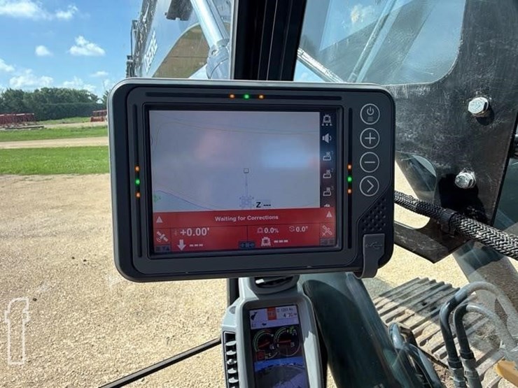 2023-deere-210-p-tier-image-17