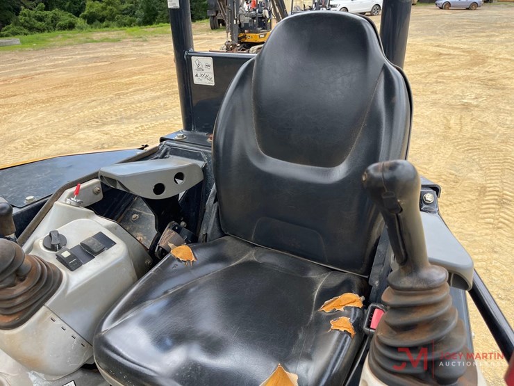 deere-35g-image-17