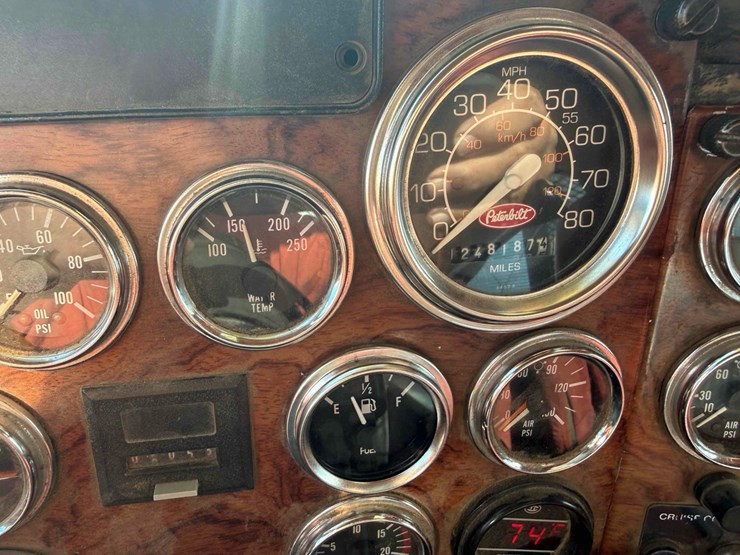 1995-peterbilt-379-image-49