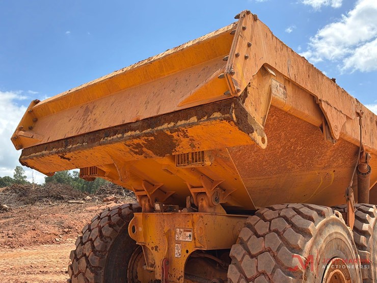 2023-volvo-a45g-image-30