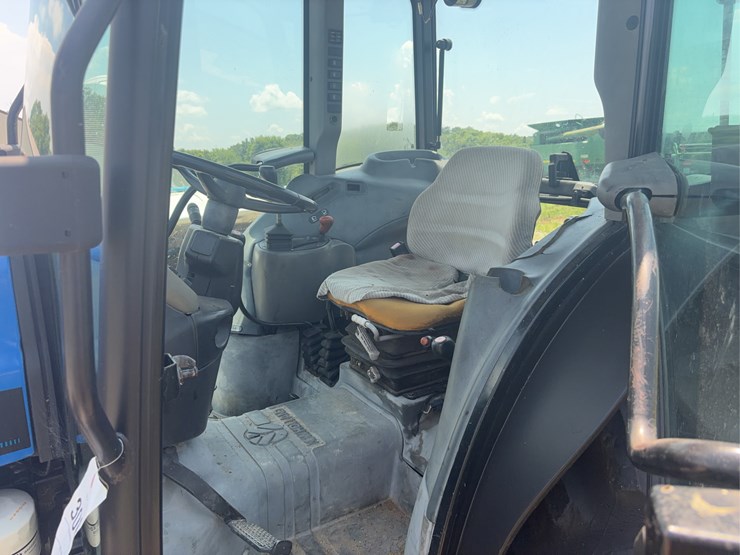 new-holland-tn65d-image-12