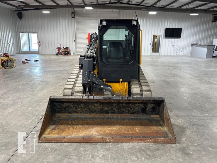 2021-jcb-3ts-8t-image-7