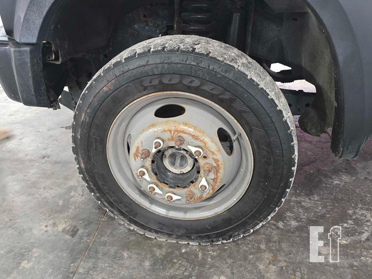 2009-ford-f550-image-24