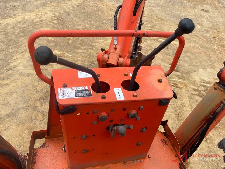 kubota-l35-loader-backhoe-image-22