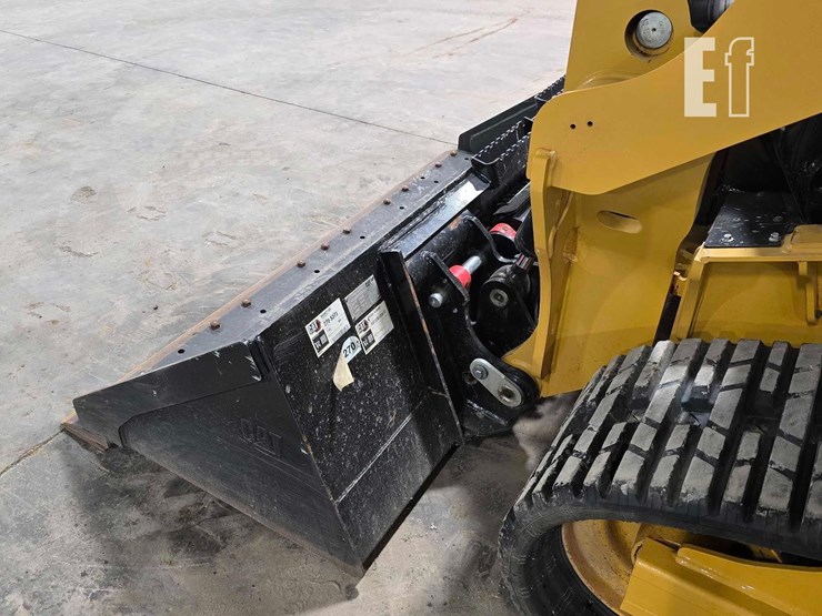 2025-caterpillar-255-image-12