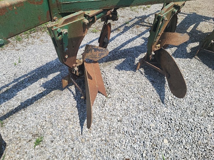 oliver-545-in-furrow--4-bottom-moldboard-plow-w/coulters-image-13
