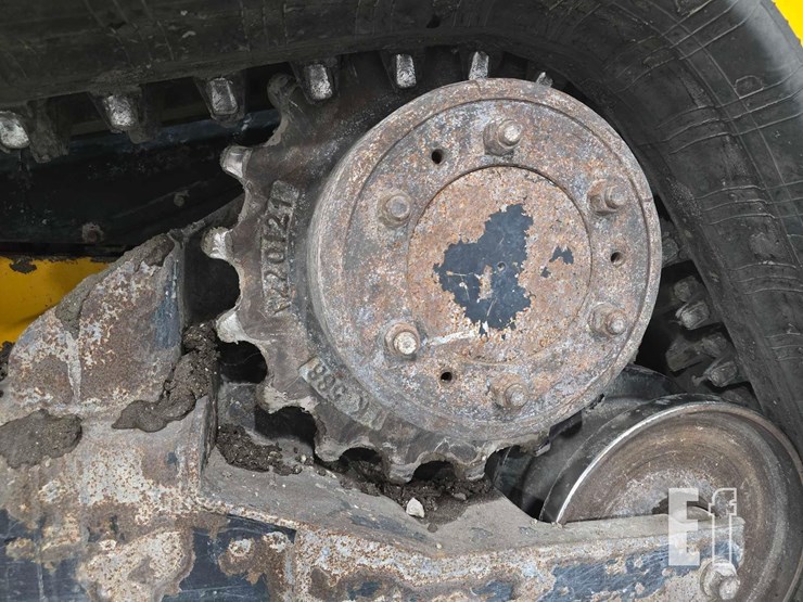 2021-jcb-3ts-8t-image-23