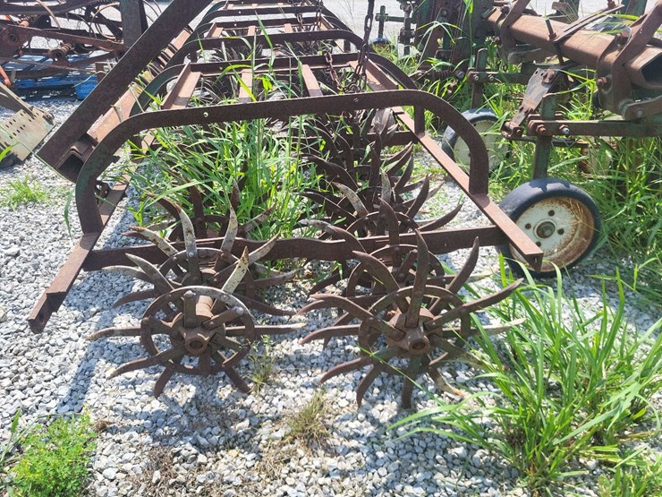 oliver-4r-3pt-hitch-rotary-hoe-image-12