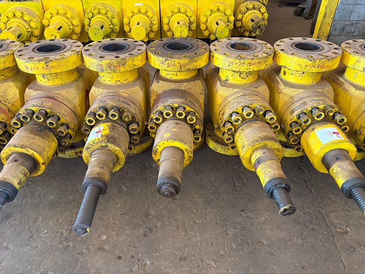 (3x$)-7-1/16”-10k-frac-valves,-field-ready-image-2