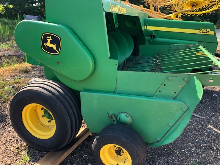 john-deere-328-image-7