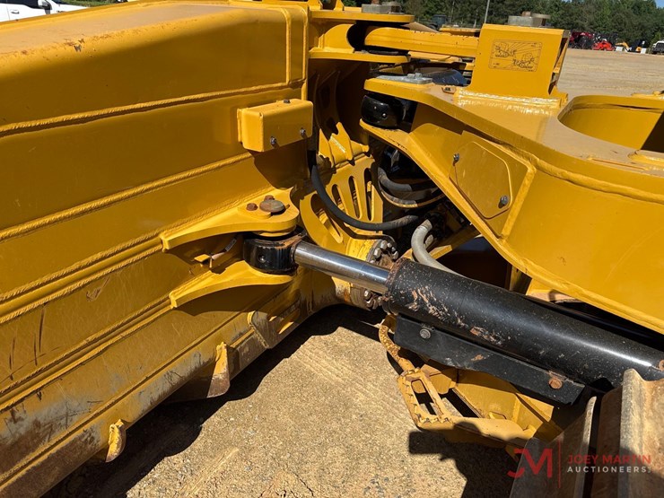 caterpillar-d6-xe-lgp-image-7