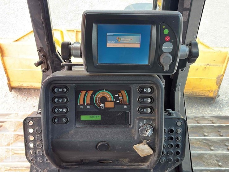 2014-komatsu-d51pxi-22-image-20