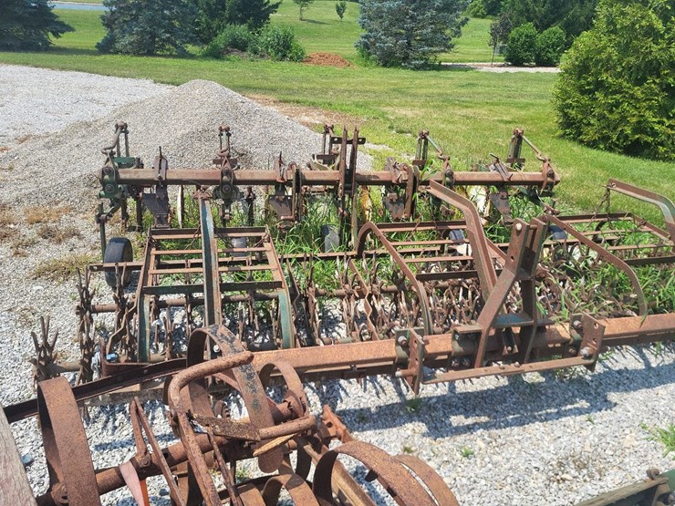 oliver-4r-3pt-hitch-rotary-hoe-image-8