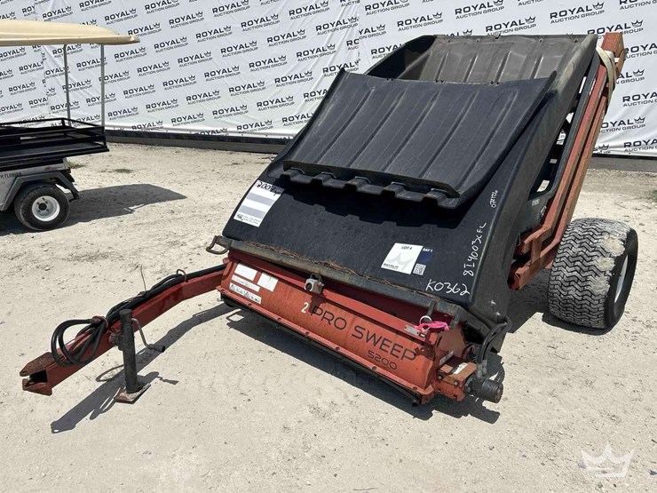 2007-toro-pro-sweep-5200-turf-sweeper-tractor-attachment-image-1