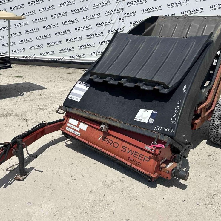 2007 Toro Pro Sweep 5200 Turf Sweeper Tractor Attachment