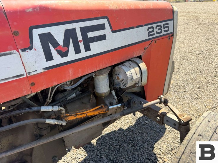 1975-massey-ferguson-235-image-30