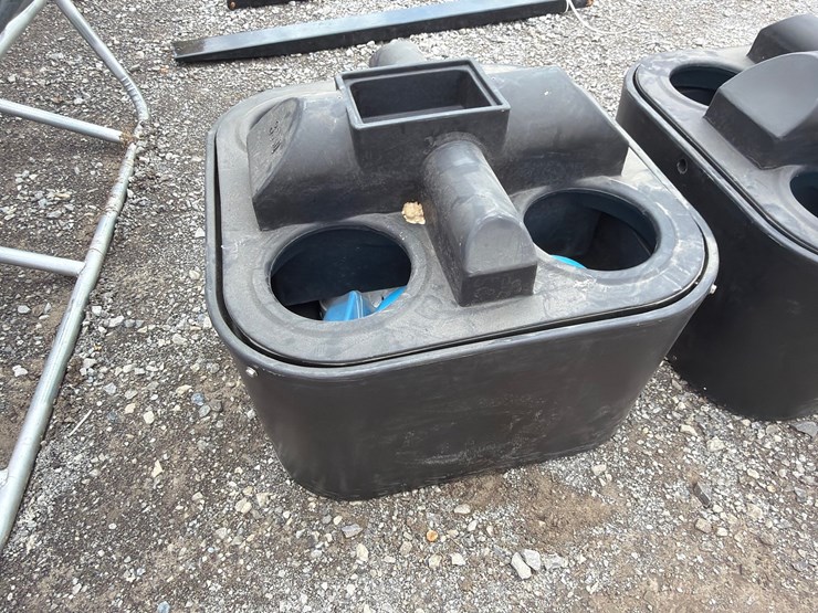 #42-•-mirafount-4-hole-livestock-waterer-image-1
