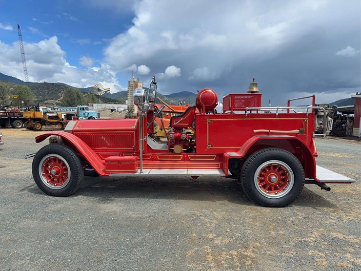 1926-american-lafrance-fire-truck-image-2