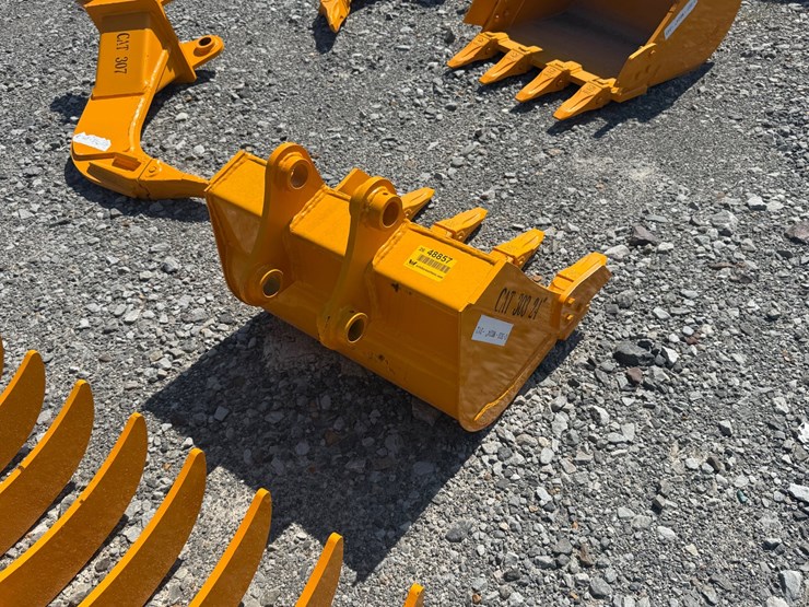 caterpillar-24-image-4