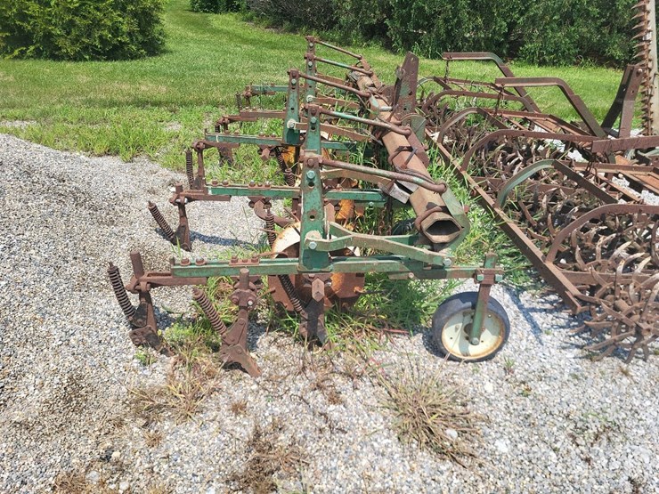 oliver-4r30"-3pt-hitch-cultivator-image-6