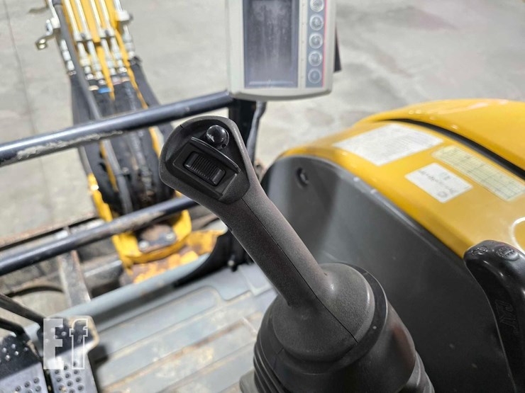 2019-caterpillar-303.5e2-cr-image-21