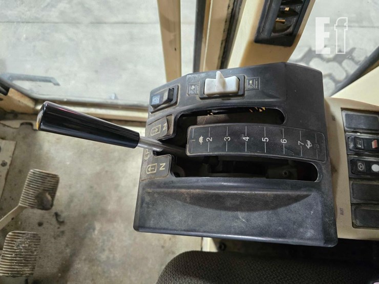 2004-caterpillar-120h-image-19