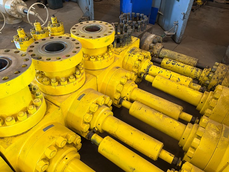 (4x$)-7-1/16”-15k-hydraulic-frac-valves,-field-ready-image-4