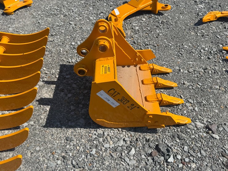 caterpillar-24-image-6