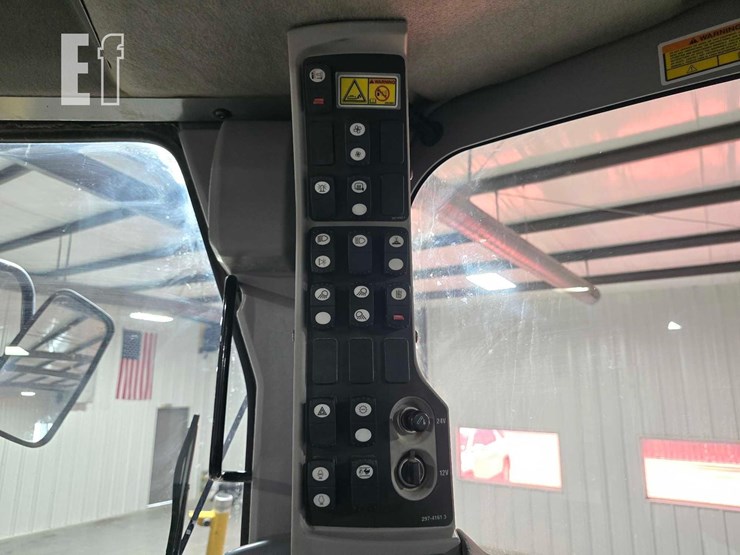 2010-caterpillar-160m-image-22