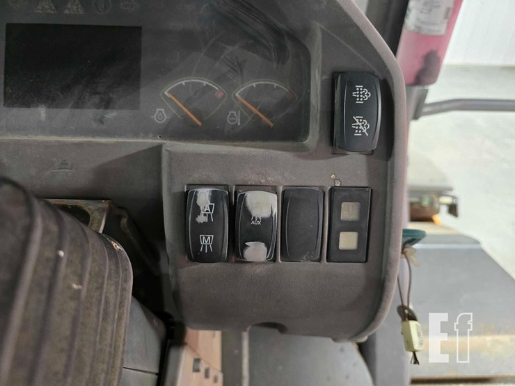 2014-volvo-dd120b-image-17