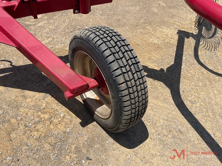 2016-maschio-gaspardo-girasole-t8c-hay-rake-image-10
