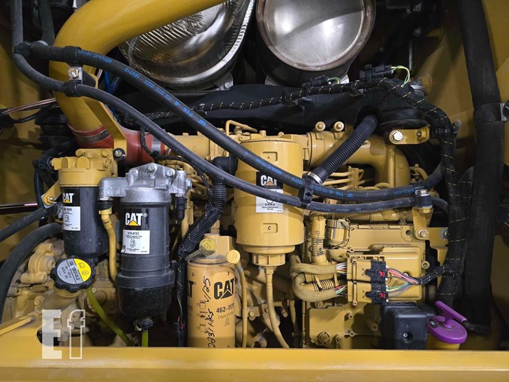 2022-caterpillar-140gc-image-27