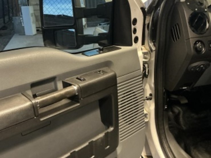 2015-ford-f350-image-27