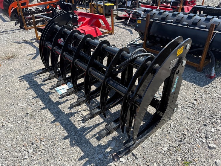 #2014-•-unused-future-clg72-70"-skid-steer-curved-log-grabber-c-hxzmq2605136-inv#48931-image-3