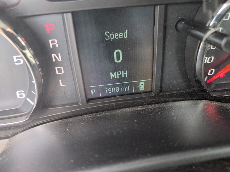 2018-chevrolet-silverado-1500-image-17