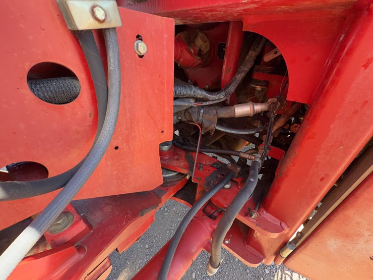 2005-case-ih-325-image-23