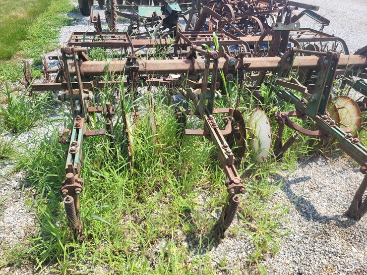 oliver-4r30"-3pt-hitch-cultivator-image-12