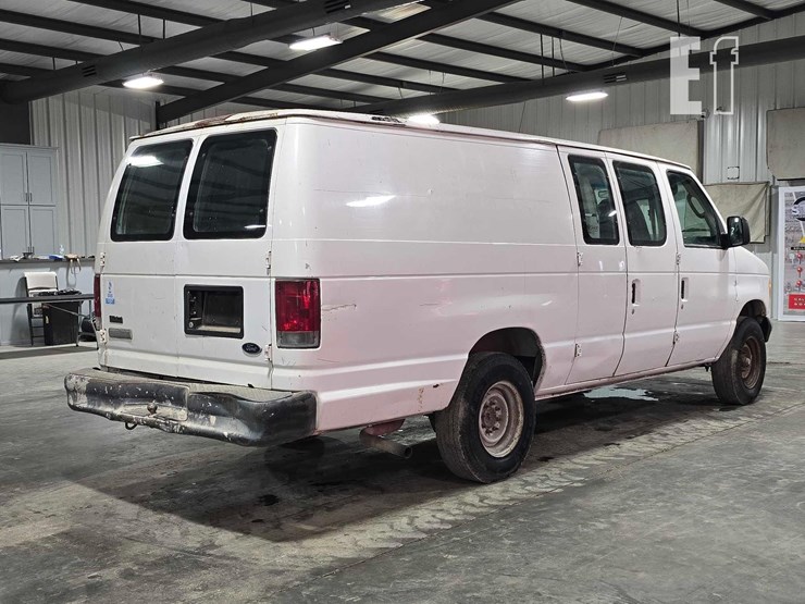 2007-ford-e250-image-3