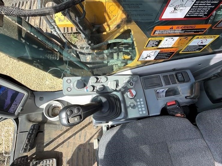 2023-deere-210-p-tier-image-13