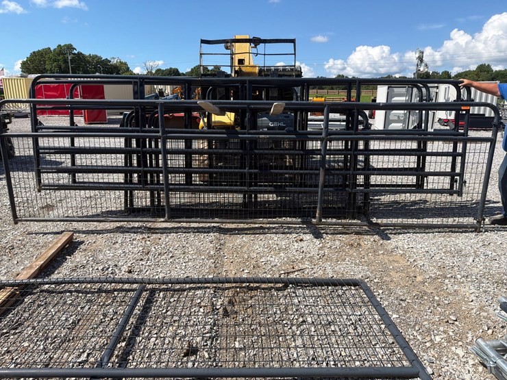 #77-•-16ft-tarter-gate-image-1