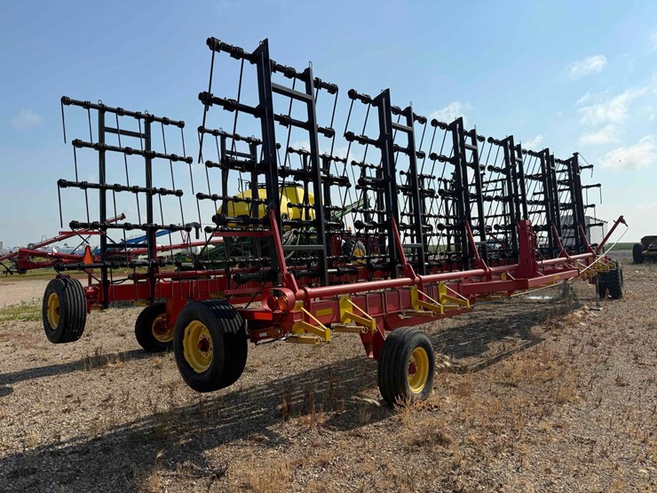 2013-bourgault-7200-image-23