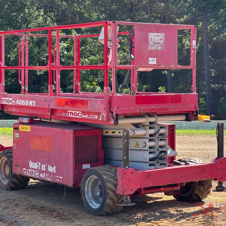 2015 MEC 4069RT ROUGH TERRAIN SCISSOR LIFT