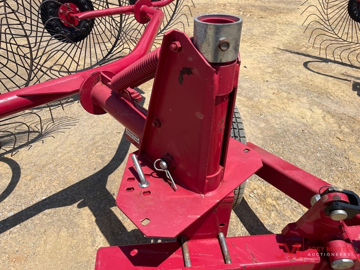 2016-maschio-gaspardo-girasole-t8c-hay-rake-image-14