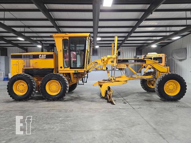 2004-caterpillar-120h-image-6