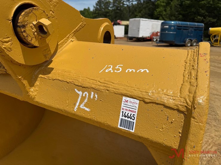 cf-72"-tooth-bucket-excavator-attachment-image-5
